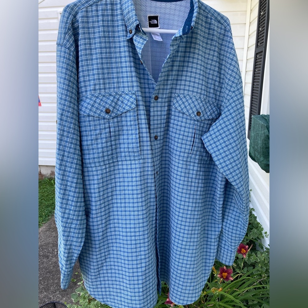 The North Face Men’s Vented Outdoors Plaid Button Down Shirt Light Blue Size XL